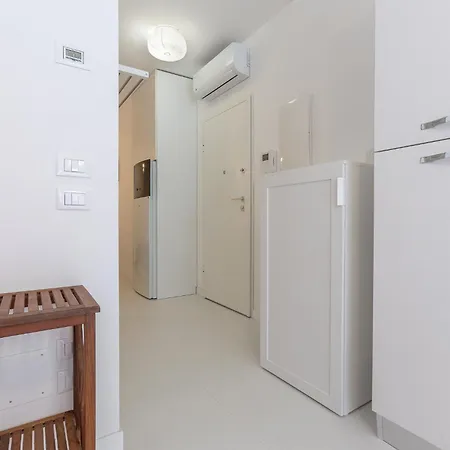 Academy Of Fine Arts -modern Apt. With Balcony! *