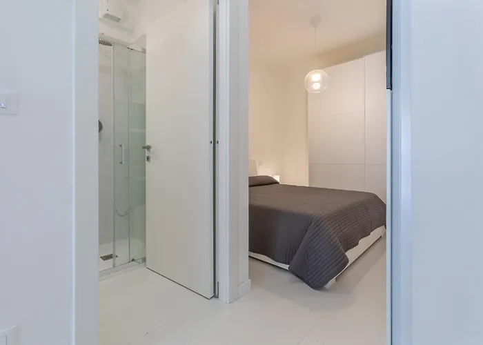 Guesthost - Academy Of Fine Arts - Modern With Balcony! Apartment *